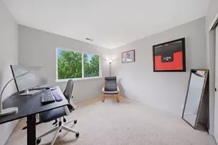 394 Jamestown Ct, Aurora, IL 60504 - Photo 13