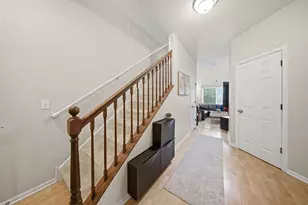 394 Jamestown Ct, Aurora, IL 60504 - Photo 3