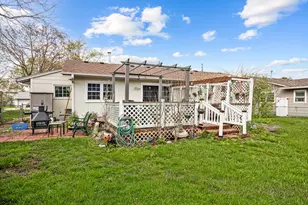 33 Walpole Rd, Elk Grove Village, IL 60007 - Photo 19