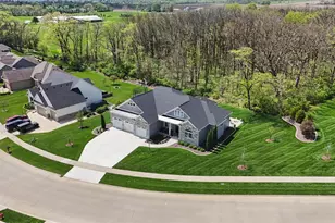 1309 Briarwood Ln, Mahomet, IL 61853 - Photo 9