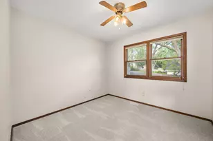 405 N Glengarry Dr, Geneva, IL 60134 - Photo 23