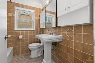 3850 W 93rd St, Evergreen Park, IL 60805 - Photo 15