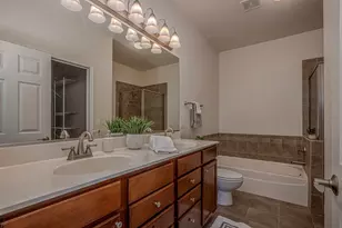 758 Oak Hollow Dr, Crystal Lake, IL 60014 - Photo 15