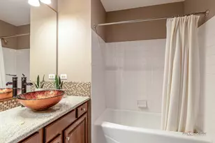 12 Sommerset Ln, Lincolnshire, IL 60069 - Photo 25