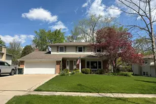 620 Harvard Ln, Libertyville, IL 60048 - Photo 1