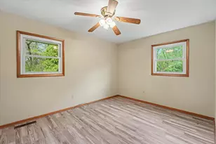 105 S Meadowhill Ln, Mahomet, IL 61853 - Photo 17
