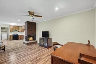 105 S Meadowhill Ln, Mahomet, IL 61853 - Photo 11