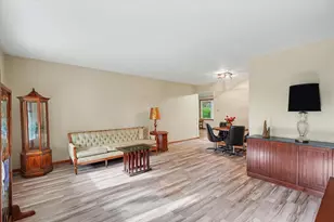 105 S Meadowhill Ln, Mahomet, IL 61853 - Photo 5