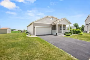 1218 Coolidge Ct, Sycamore, IL 60178 - Photo 3