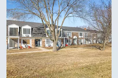 706 Kiwanis Drive #4, Freeport, IL 61032 - Photo 1