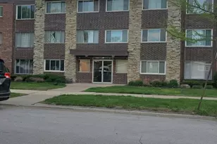 10210 Washington Ave, Oak Lawn, IL 60453 - Photo 1