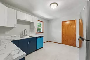 2409 W John St, Champaign, IL 61821 - Photo 11