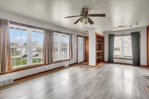 3234 E Fulton Ave, Decatur, IL 62521 - Photo 9