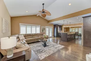 42 Royal Ln, Bloomingdale, IL 60108 - Photo 11