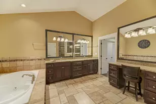 42 Royal Ln, Bloomingdale, IL 60108 - Photo 27
