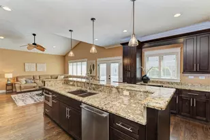 42 Royal Ln, Bloomingdale, IL 60108 - Photo 15