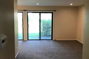 232 Driftwood Ln, Schaumburg, IL 60193 - Photo 7