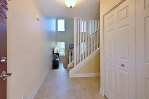 967 Oak Ridge Blvd, Elgin, IL 60120 - Photo 3