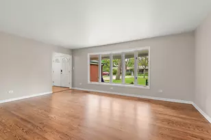 2209 Collett Ln, Flossmoor, IL 60422 - Photo 9