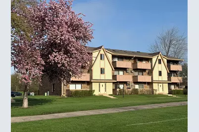 3 Cedar Court #10, Vernon Hills, IL 60061 - Photo 1