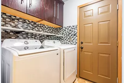 2284 Woodside Drive, Carpentersville, IL 60110 - Photo 7