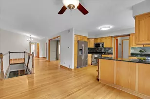 90 Briargate Rd, Cary, IL 60013 - Photo 5