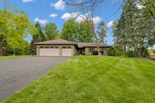 90 Briargate Rd, Cary, IL 60013 - Photo 1