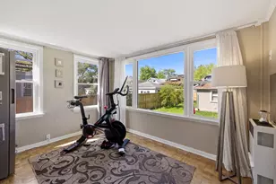 5430 N Lamon Ave, Chicago, IL 60630 - Photo 9