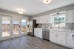 2031 N 74th Ave, Elmwood Park, IL 60707 - Photo 7
