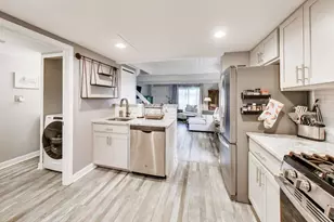 391 Meadow Green Ln, Round Lake Beach, IL 60073 - Photo 9