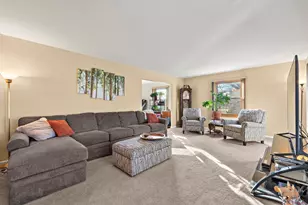 669 E Carpenter Dr, Palatine, IL 60074 - Photo 9
