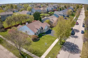 1502 Hartsburg Ln, North Aurora, IL 60542 - Photo 45