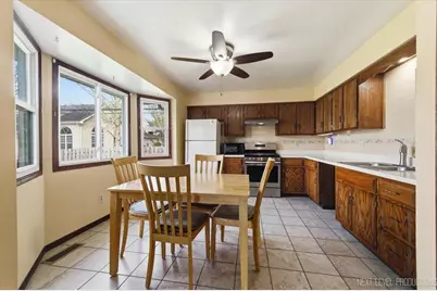 1721 W Galena Boulevard, Aurora, IL 60506 - Photo 9