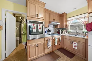 315 Sauganash St, Park Forest, IL 60466 - Photo 5