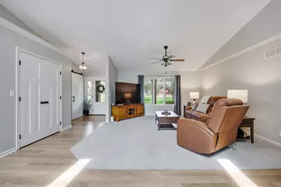 12282 N Grove Road, Sycamore, IL 60178 - Photo 7