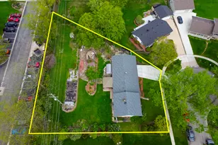770 Woodlawn St, Hoffman Estates, IL 60169 - Photo 5