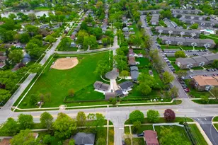 770 Woodlawn St, Hoffman Estates, IL 60169 - Photo 37