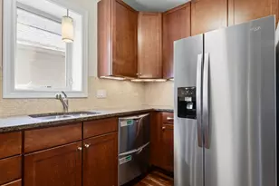1744 W Henderson St, Chicago, IL 60657 - Photo 13