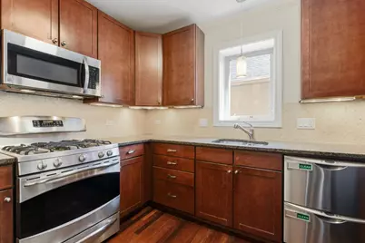 1744 W Henderson Street #2, Chicago, IL 60657 - Photo 11