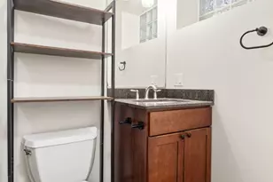 1744 W Henderson St, Chicago, IL 60657 - Photo 25