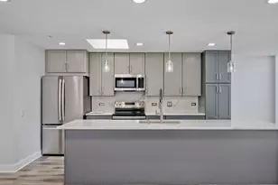 1800 Dewes St, Glenview, IL 60025 - Photo 9