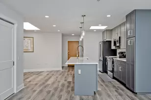 1800 Dewes St, Glenview, IL 60025 - Photo 7