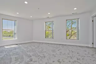 1800 Dewes St, Glenview, IL 60025 - Photo 17