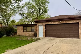 9527 Lowell Ave, Skokie, IL 60076 - Photo 3