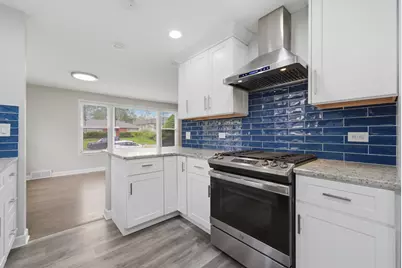 9527 Lowell Avenue, Skokie, IL 60076 - Photo 11