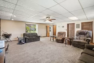 631 Pasadena Ave, Beecher, IL 60401 - Photo 9