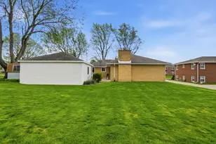 631 Pasadena Ave, Beecher, IL 60401 - Photo 19