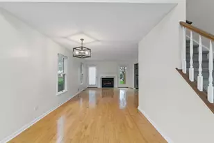 34415 N Saddle Ln, Gurnee, IL 60031 - Photo 3