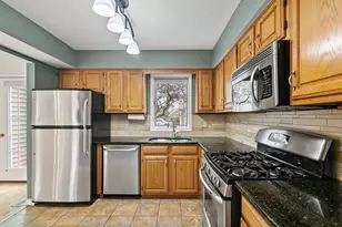 34415 N Saddle Ln, Gurnee, IL 60031 - Photo 9
