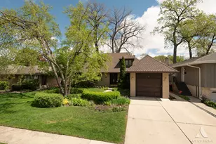 829 Sylviawood Ave, Park Ridge, IL 60068 - Photo 1